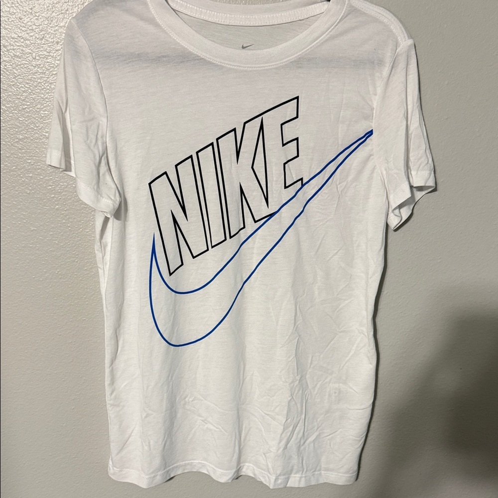 Nike White Tee with Blue Outline Logo🫐